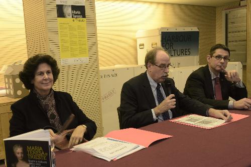 Ilaria Borletti Buitoni (Sottosegretario Beni e Attività culturali e Turismo), Gianni Torrenti (Assessore regionale Cultura, Sport e Solidarietà) e Massimiliano Lacota (Portavoce comitato promotore iniziativa) alla presentazione dell'opera dello scultore Giorgio Del Ben - Trieste 22/11/2017